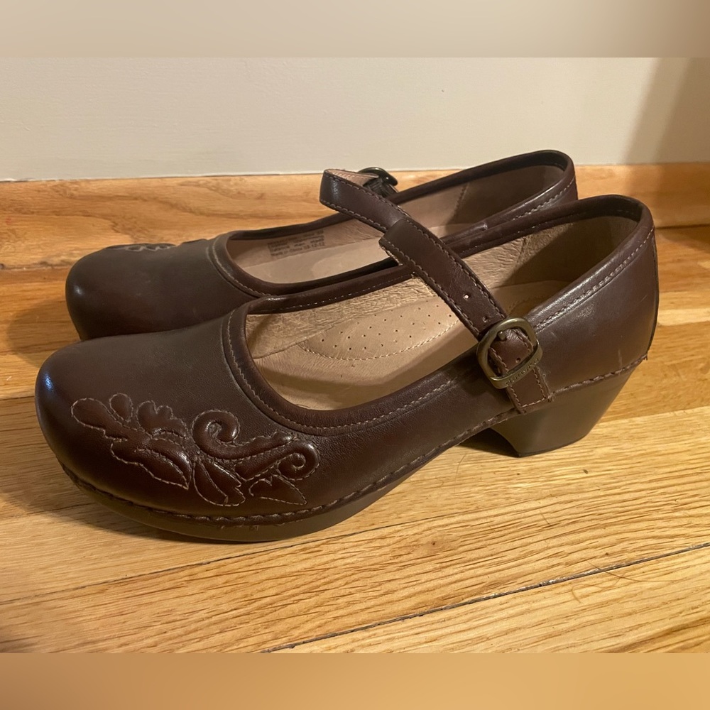 Dansko Mary Janes Women’s size 39